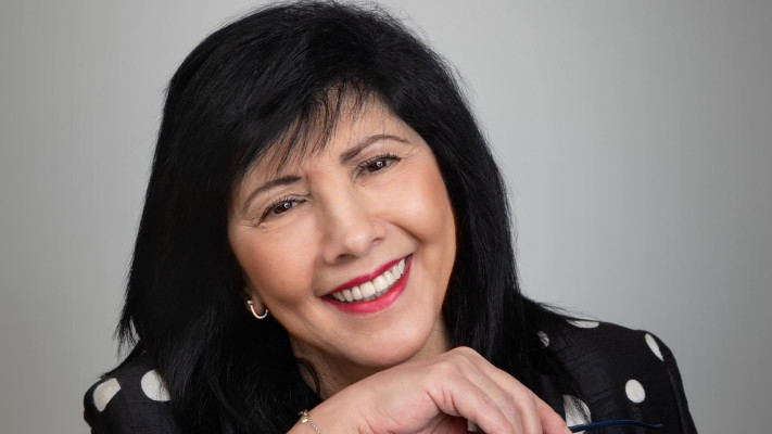 ד''ר אסתר לוצאטו