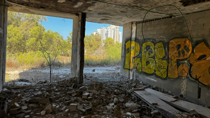 ''מלון סמדר'' הנטוש באשקלון