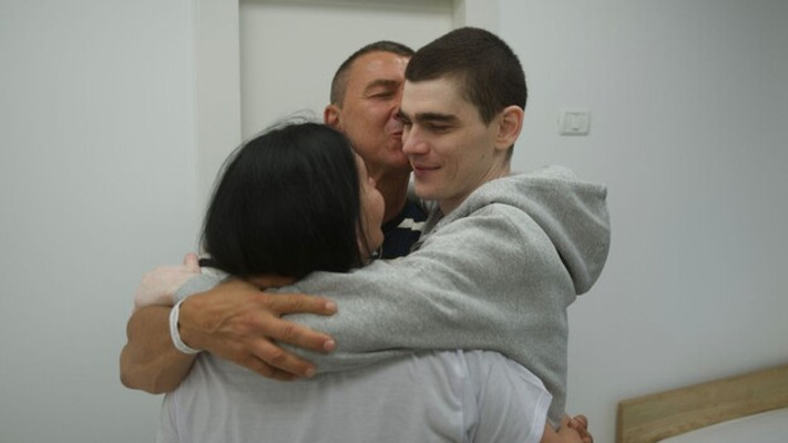 מקסים הרקין ובני משפחתו