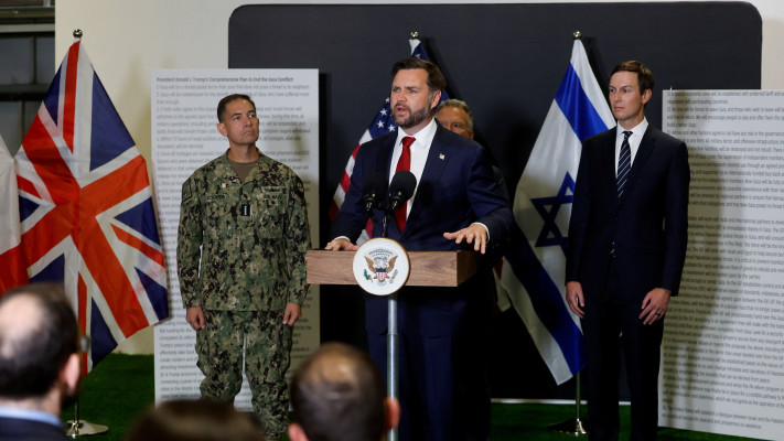 סגן נשיא ארה''ב ג'יי. די. ואנס במרכז תיאום הצבאי אזרחי (CMCC) בקרית גת