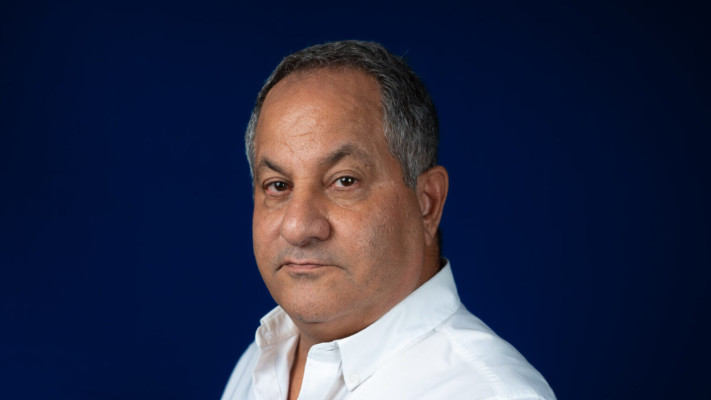 נעצר בפרשה. עזרא גבאי (צילום: אתר חברת גבאי סוכנות לביטוח)