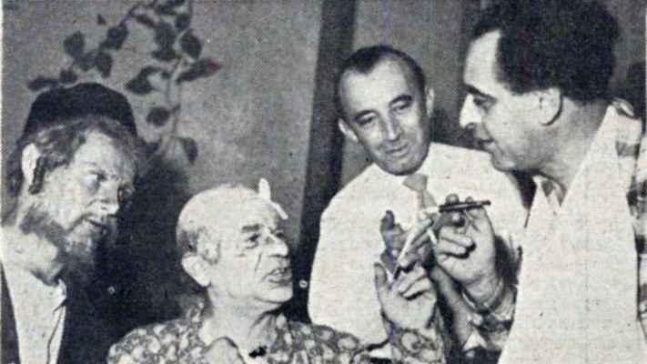 עקב טימן ראשון מימין בהצגה 'הצביעו בעד אגסי' בתיאטרון המטאטא, נובמבר 195