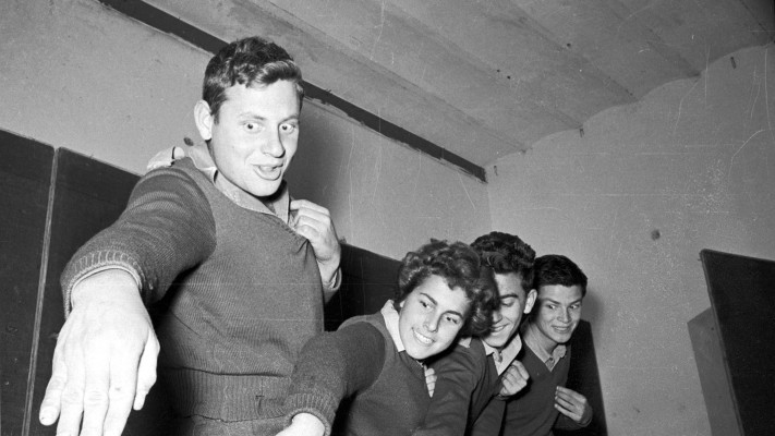 אורי זוהר בלהקת הנח''ל