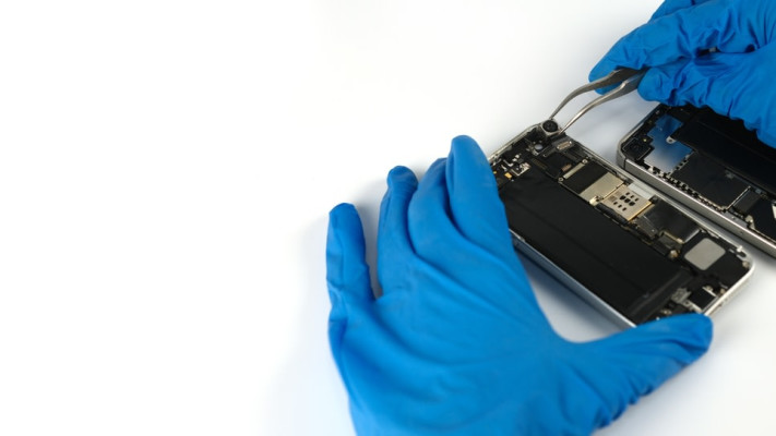 שבב NAND באייפון. יודע להגן על עצמו מהמים