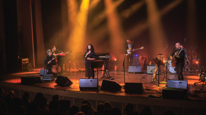 אפרת בן צור