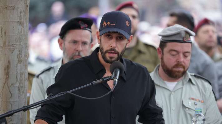 עידן עמדי בהלוויתו של סגן הדר גולדין ז''ל