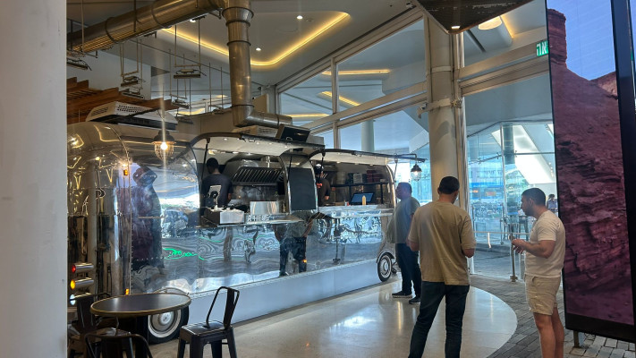 מתחם הפודטראקים בקניון עזריאלי