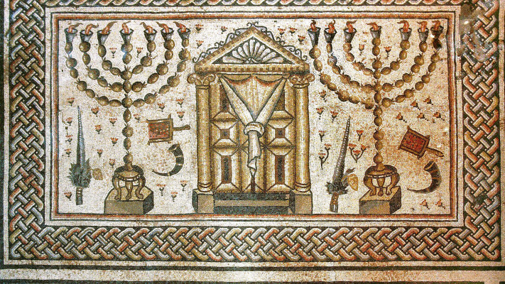 המנורה בגן לאומי חמת טבריה