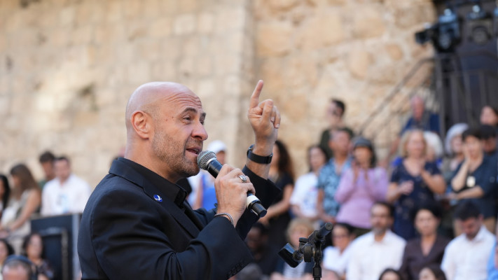 \'\'אנחנו לא כאן כדי לעשות מיסיון בסתר\'\'. רוברט סטרנס