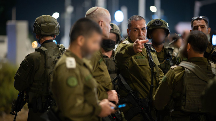 הרמטכ''ל אייל זמיר בזירת הפיגוע