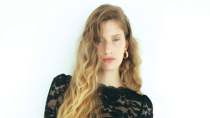 SACK'S. חולצה 548 ש''ח, חצאית 698 ש''ח