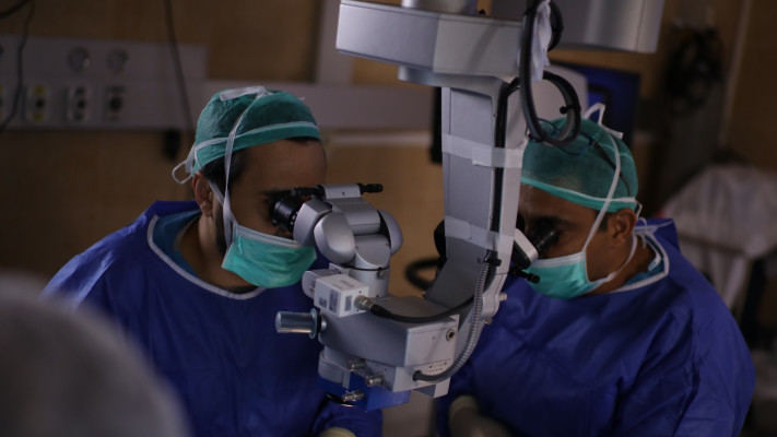 תמונת ניתוח. הצוות בעבודה