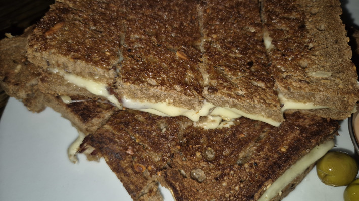 טוסט בפאב השופטים