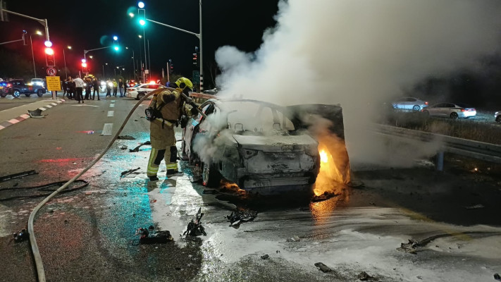 פיצוץ הרכב באזור עפולה (צילום: דוברות המשטרה)