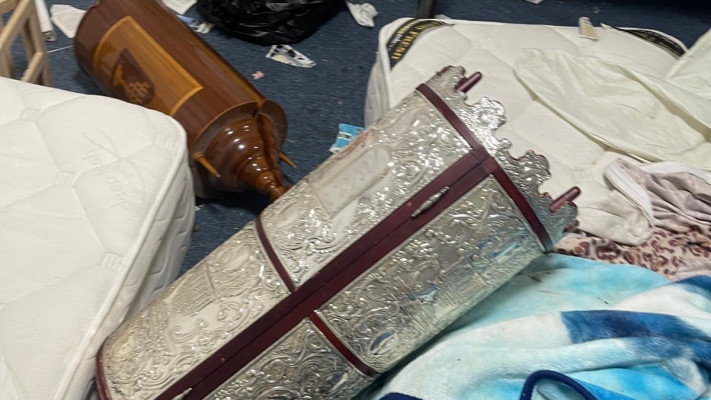 פוגרום בבית כנסת