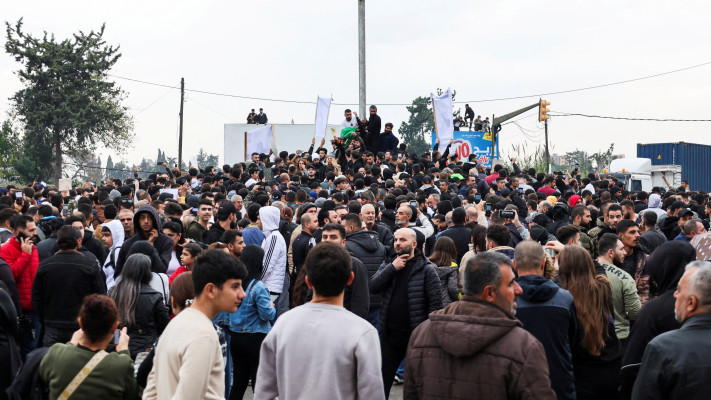 מפגינים עלאווים בלטקיה נגד השלטון