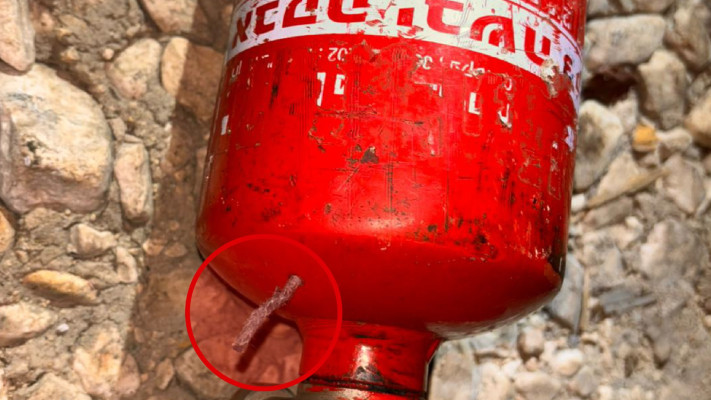 המטענים שאותרו והושמדו על ידי סיירת צנחנים בצפון השומרון (צילום: דובר צה''ל)