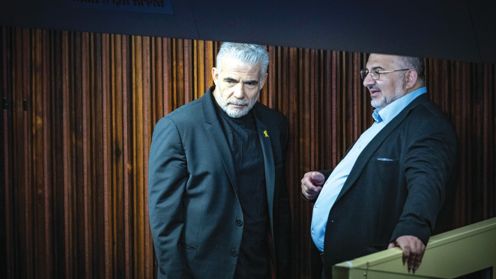 מנסור עבאס ויאיר לפיד