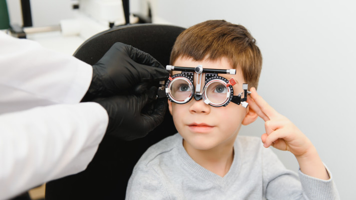 משקפיים, ראייה לטווח קצר וארוך