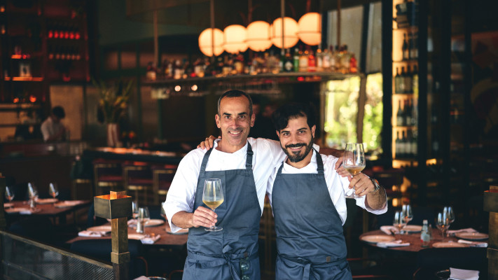 מסעדת סזאר. מימין: איתי פלח וניסו כהן 