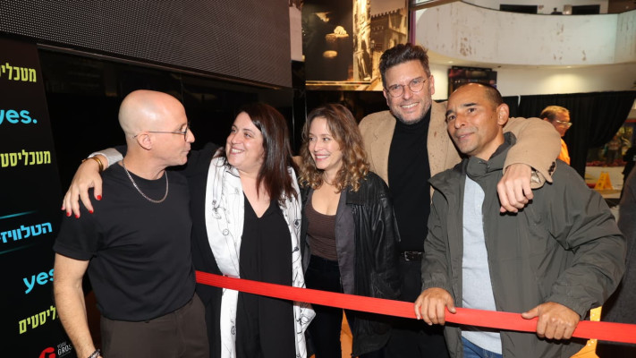 חברי ''ארץ נהדרת'' באו לפרגן לערן זרחוביץ' (צילום: רפי דלויה)