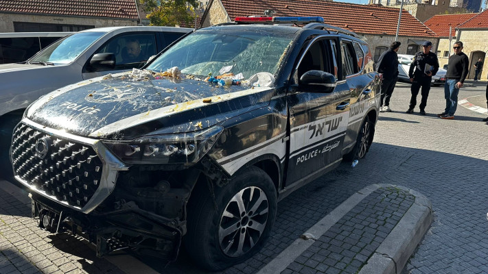 ניידת משטרה אחרי העימות עם החרדים