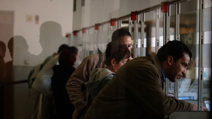 אנשים במשרד הרישוי