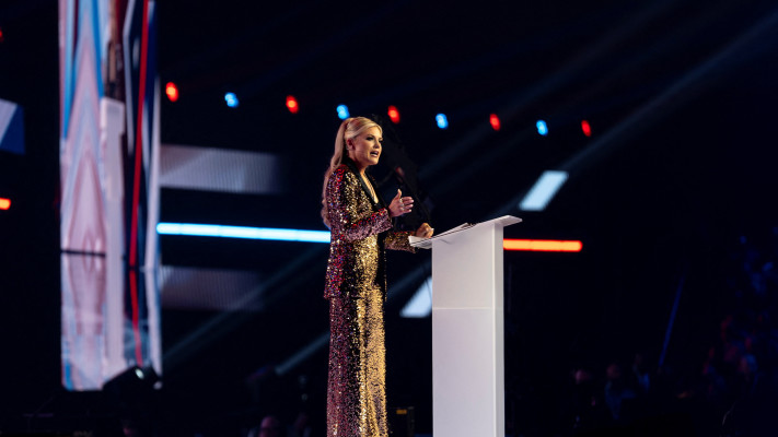 אריקה קירק בוועידת ''אמריקה פסט'' באריזונה