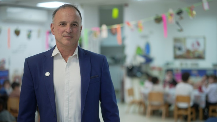 רון פורת מנכל הרבלייף בבית החם ביפו  (צילום: רונן עמר)