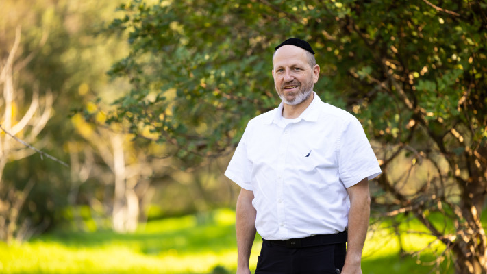 כל ההכנסות מהספר ייתרמו על ידו לעמותת ''מתנת חיים'' שמעודדת תרומת כליה לצורך השתלה