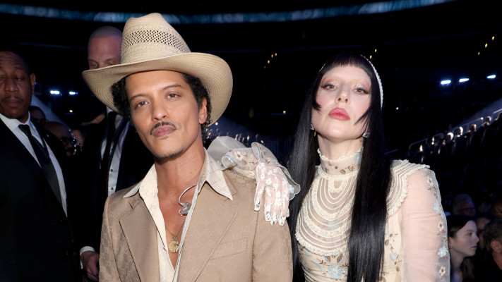 ליידי גאגא וברונו מארס