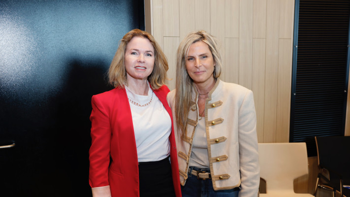 עדי סופר-תאני ומיכל ברוורמן-בלומנשטיק&nbsp; (צילום: גיא יחיאלי)