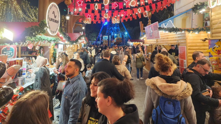 כריסטמס בשכונת גאזי באתונה