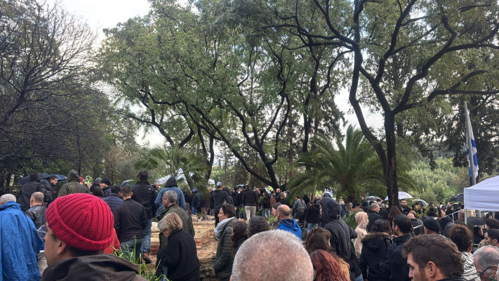 תיעוד מהלוויה של אביב מאור ז''ל