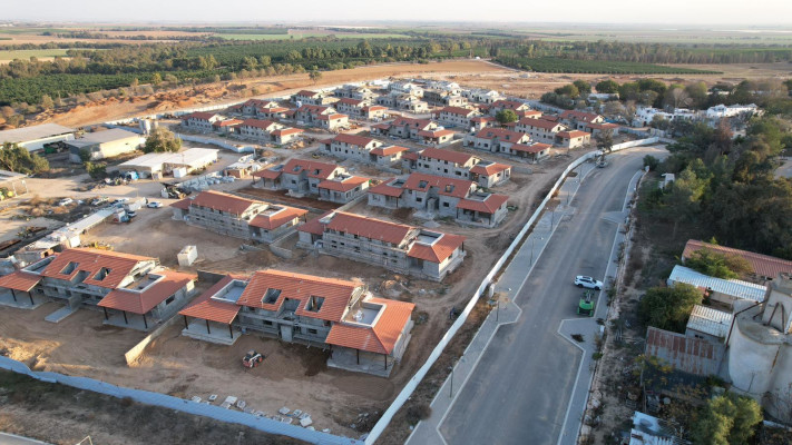 הבנייה החדשה בקיבוץ בארי