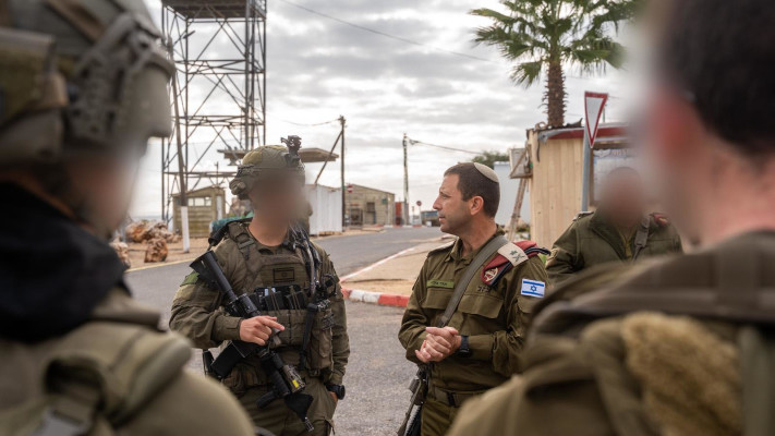 אלוף אבי בלוט בביקורת פתע בפיקוד מרכז