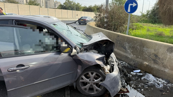 זירת התאונה בכביש 44 סמוך לצומת הקרח