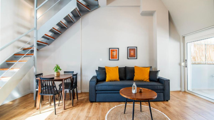 שלושה לוחמי קומנדו הפכו לאימפריה בשוק הנדל''ן באתונה