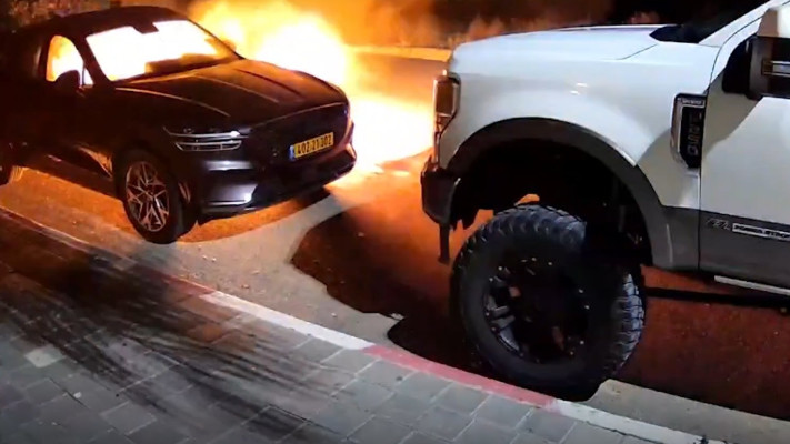 הצתת הרכבים בגבעות בר 