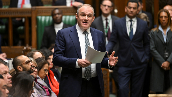 מנהיג המפלגה הליברל-דמוקרטית הבריטית, סר אד דייווי