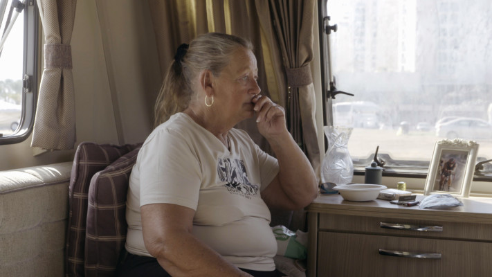 טובה, מתוך הסרט ''מפרץ השמש''