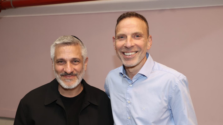אילן סיגל ואביתר בנאי&nbsp; (צילום: רפי דלויה)