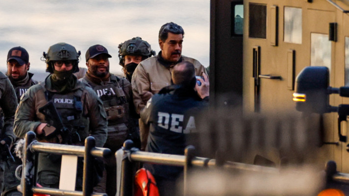 ניקולס מדורו בדרכו אל בית המשפט במנהטן