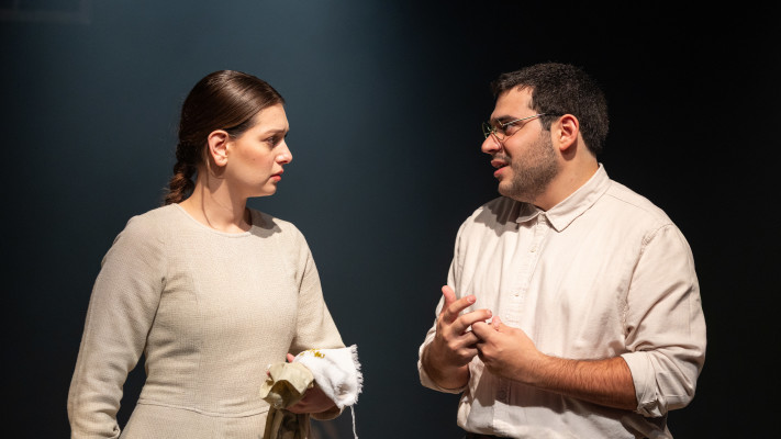 גל זק ואנה פוגטש מתוך סיפור פשוט תיאטרון החאן