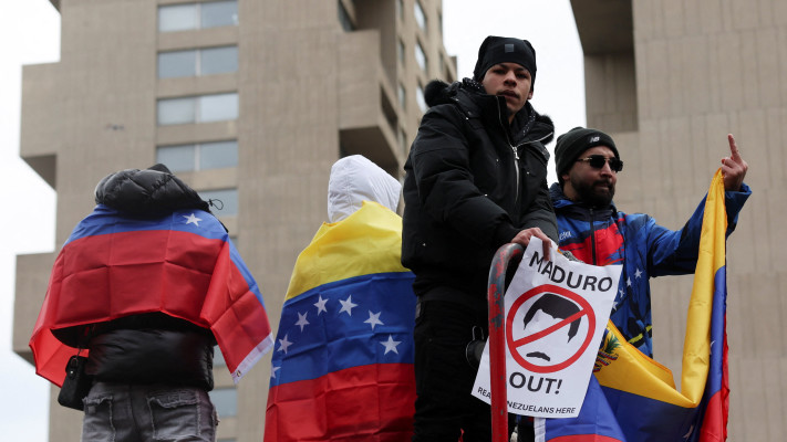 תושבי ונצואלה מפגינים תמיכה בלכידתו של ניקולס מדורו