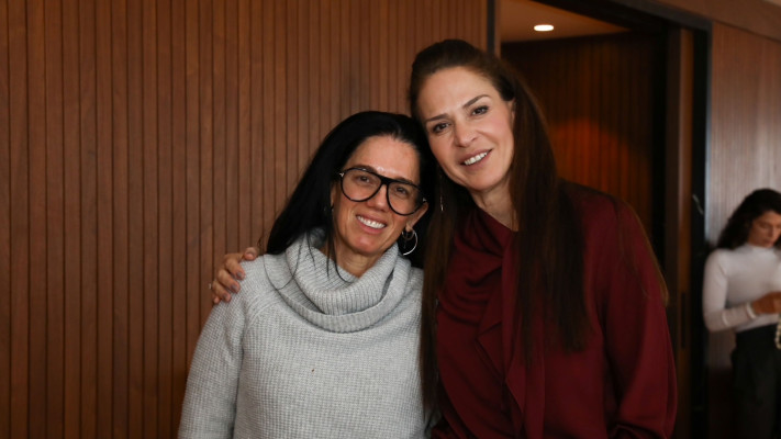 יפעת אורון ויסמין לוקץ' (צילום: יעל צור)