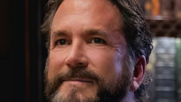 דאג דיסון. \'\'יתרון נדיר\'\'