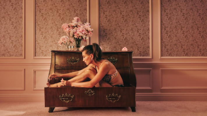 היילי ביבר לויקטוריה סיקרט