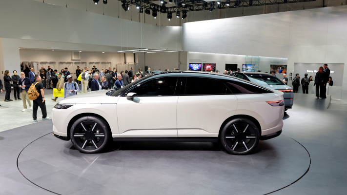 מכוניות חדשות בתצוגה, 2026