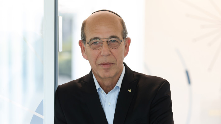 פרופ' אריה צבן